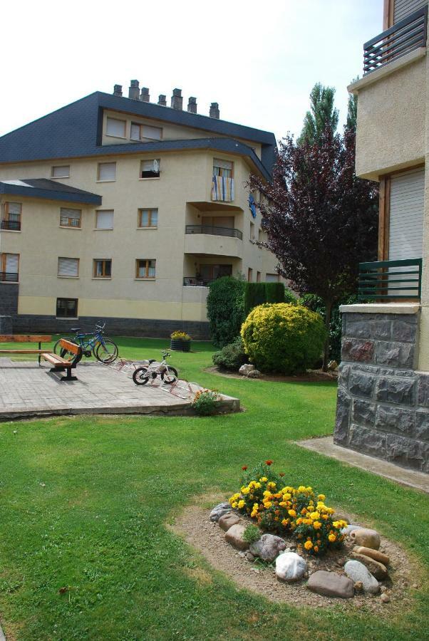 Atico En Biescas Con Piscina, Tenis Y Barbacoa Ngoại thất bức ảnh